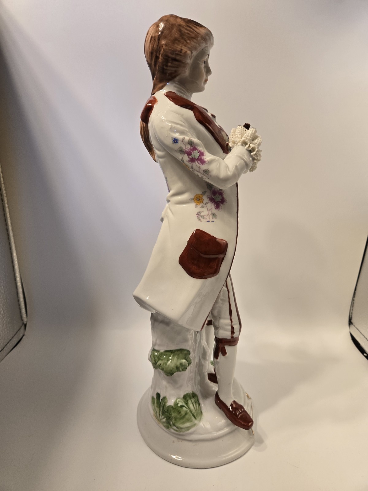 Vintage Colonial Man Hand Painted 14 1/2″Tall Porcelain Japan