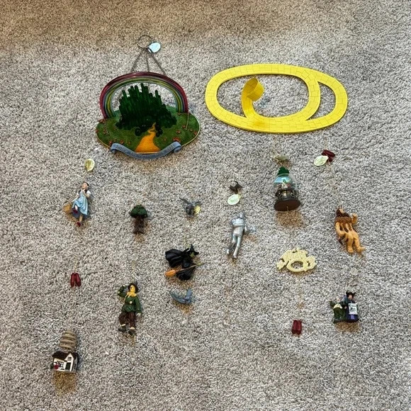 Vintage Wizard of Oz Follow the Yellow Brick Road Mobile COA Bradford Editions