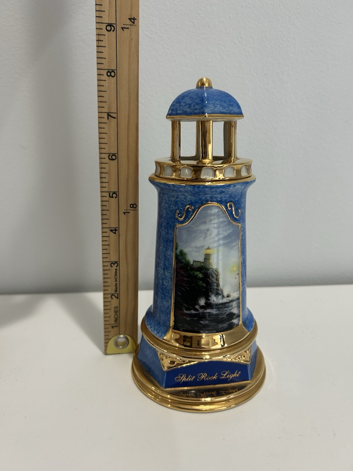 Thomas Kinkade Split Rock Light Illuminated Blue Lighthouse Figure 2004 No Box
