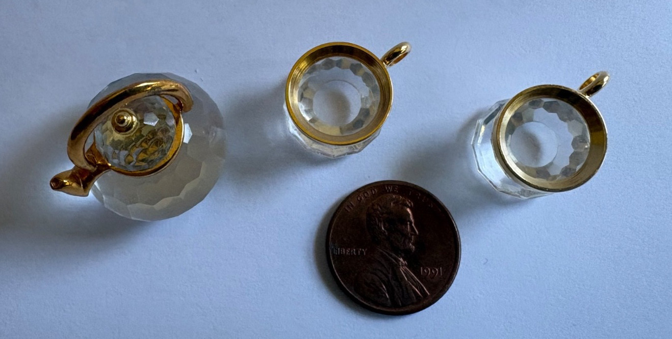 Swarovski Crystal Memories Tea Set Miniature Teapot Cups w/ Box & Wood Teacart