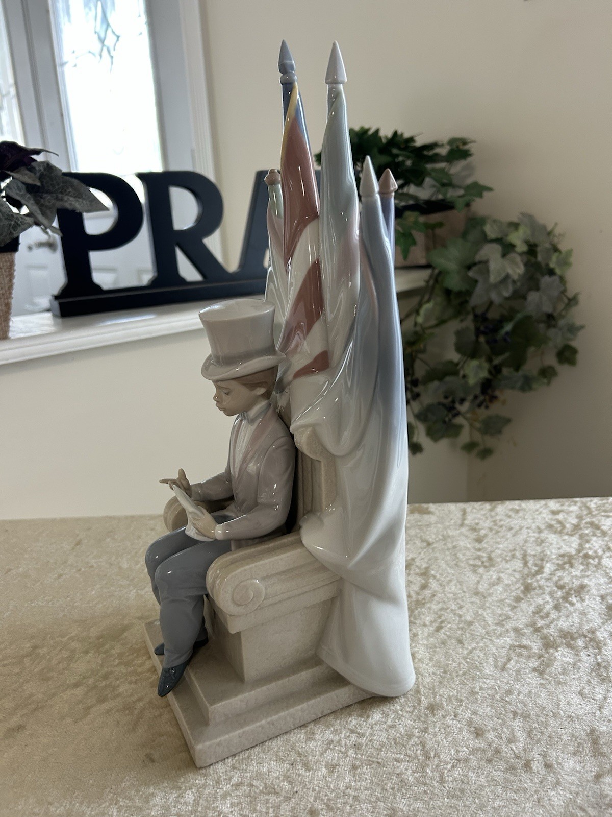 Lladro For A Better World #6186 Mint Condition Fast Shipping!!!