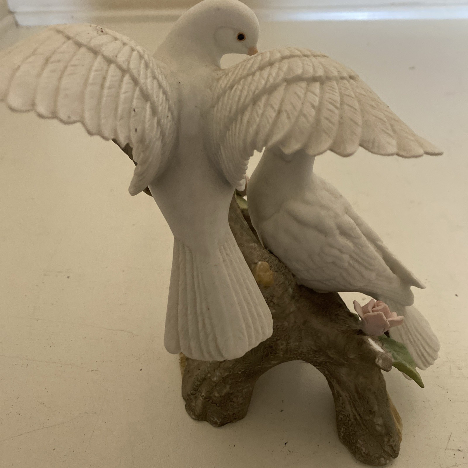 HOMCO Masterpiece Porcelain “Love’s Song” 1993 White Doves Figurine