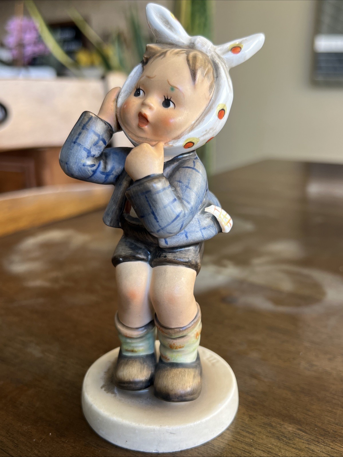 Rare Hummel Goebel Boy With Toothache 217 Figurine TMK 2 Full Bee – 1950 1959