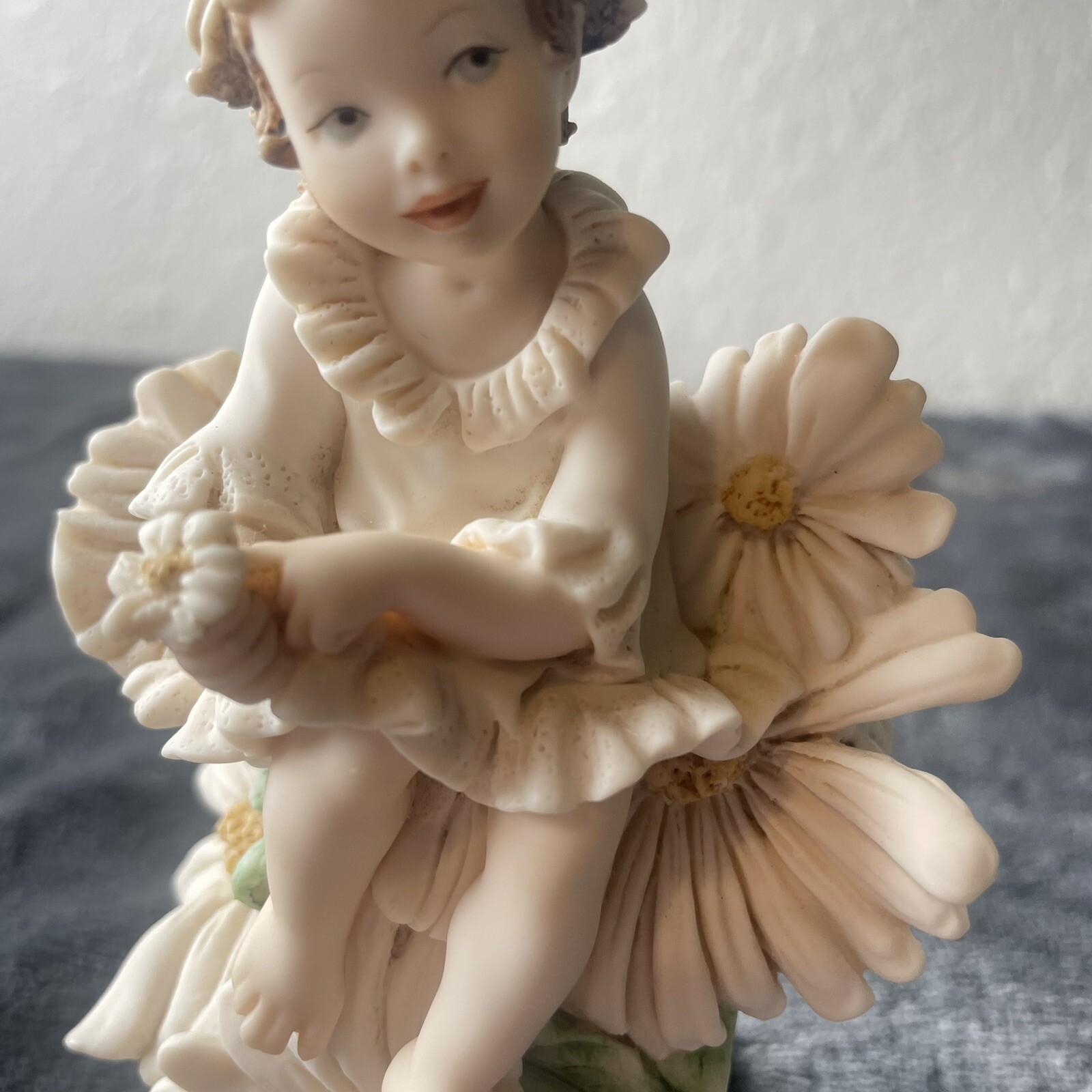 Giuseppe Armani Babette 1328C 2000 Mother’s Day Capodimonte Statue Florence Sign