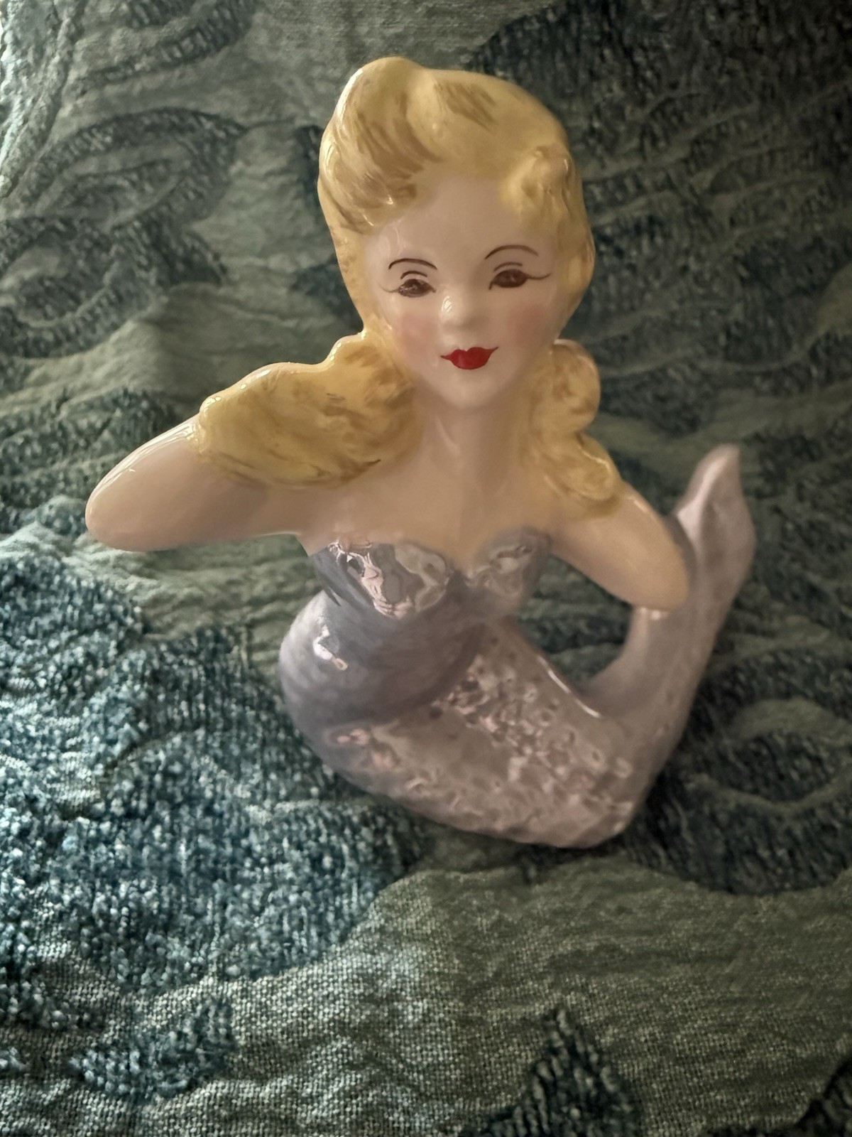 FLORENCE CERAMICS MERRYMAID MERMAID – BLONDE HAIR – LAVENDER OUTFIT – SITTING