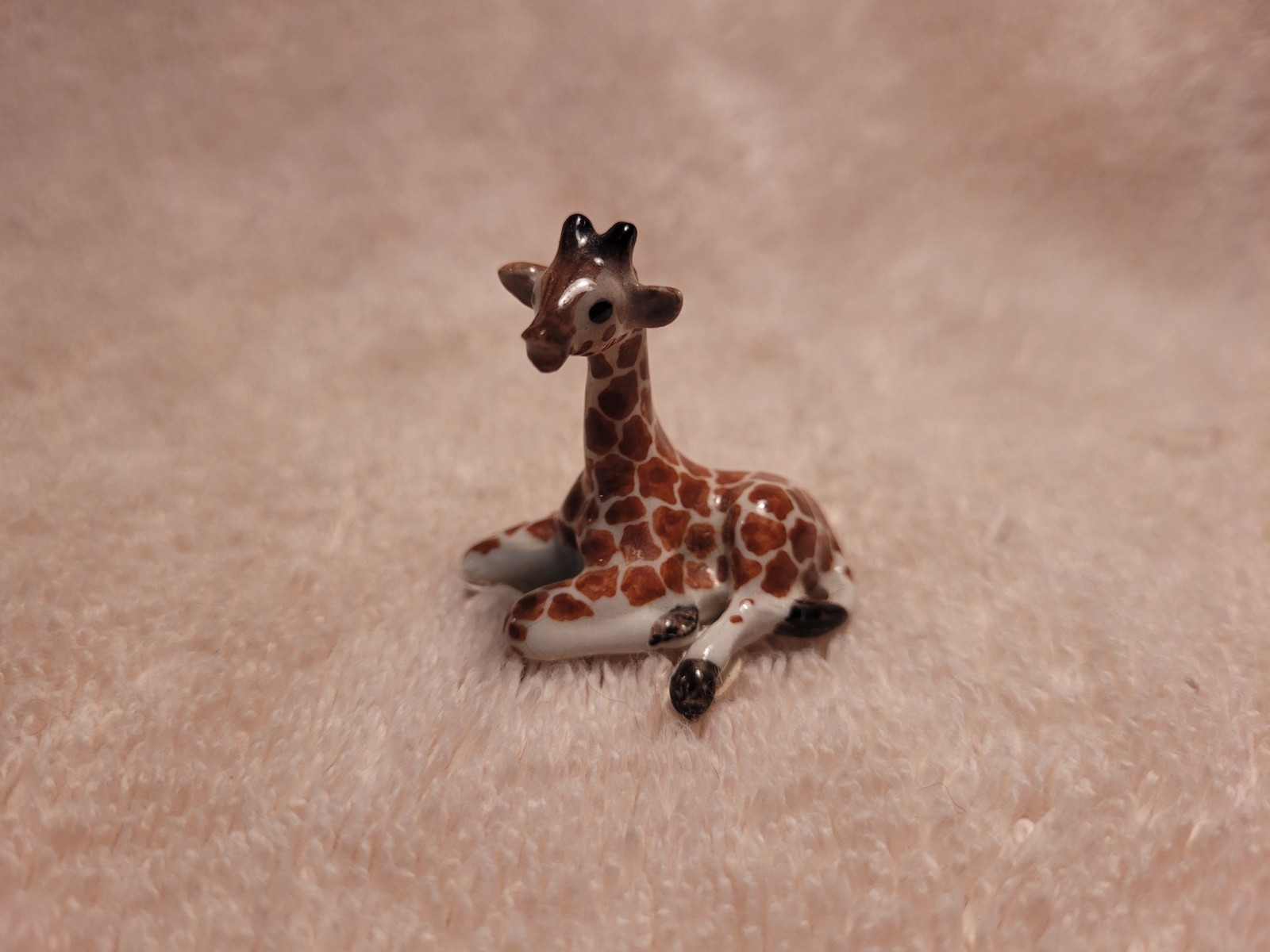 Little Critterz Giraffe Calf “Aerial” Animal Miniature Porcelain Figurine