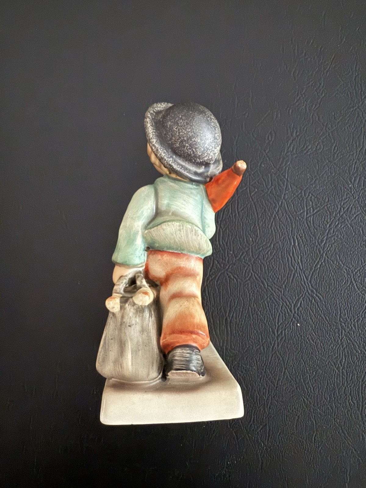 HUMMEL – MERRY WANDERER PORCELAIN FIGURINE ) made in West Germany)