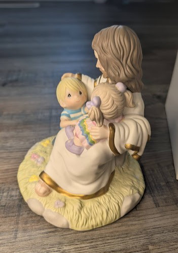 Precious Moments Figurine 179026 – Be Ye As Little Children Jesus