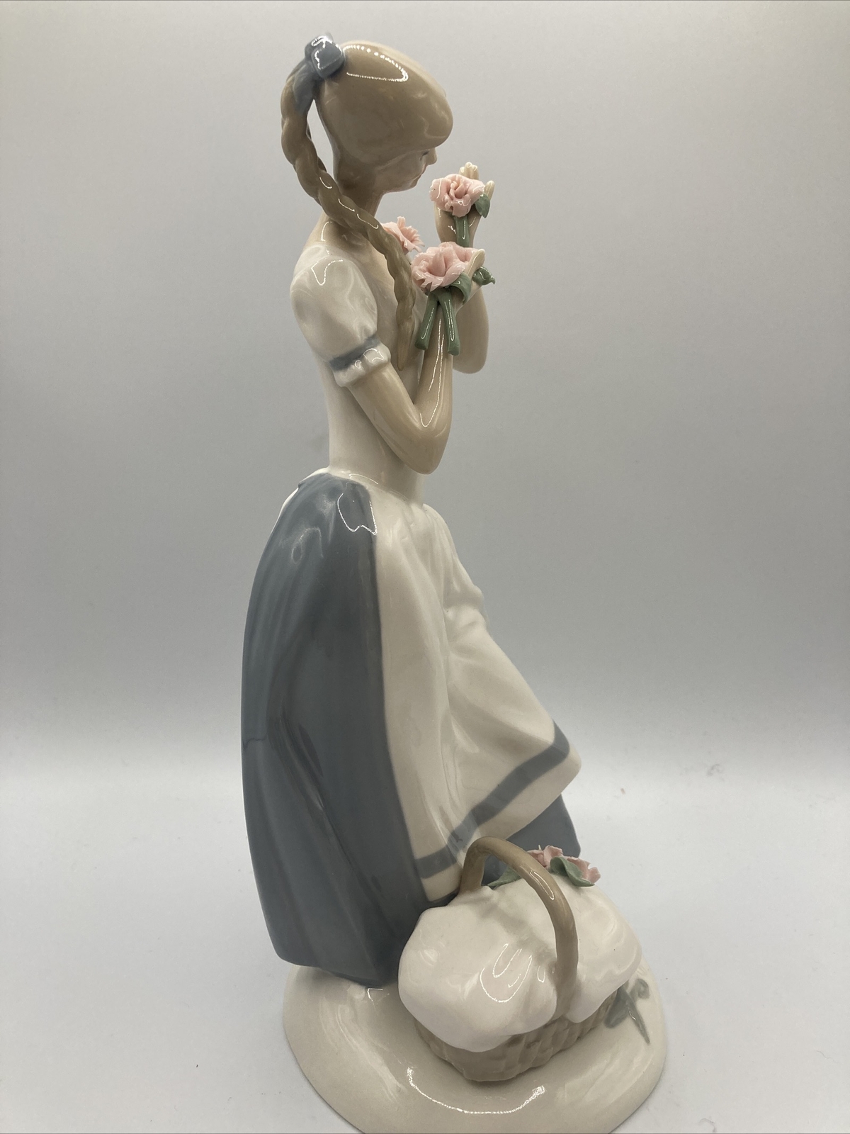 Franklin Mint CECILIA THE CARNATION MAIDEN Lladro Artist Fulgencio Garcia Spain