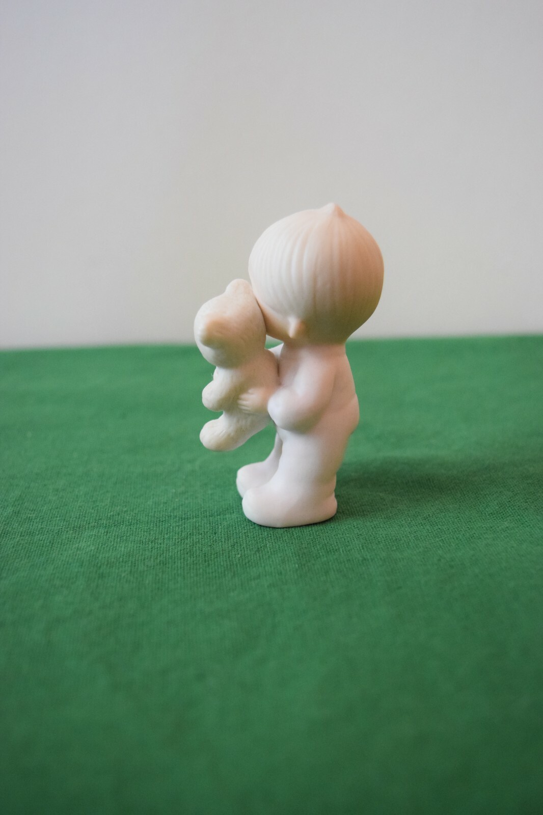 Precious Moments Figurine E-9278 “Jesus Loves Me” Mint in original box.