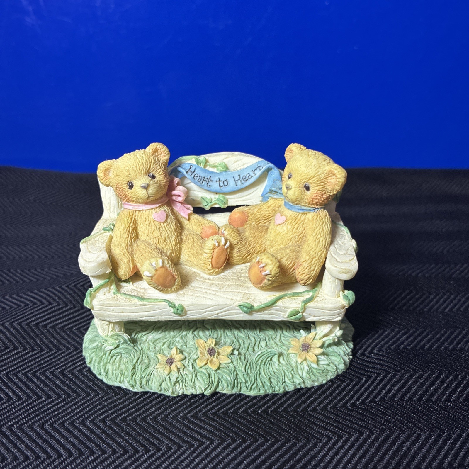 Cherished Teddies . Enesco 1996. Two Bears on a Bench . CRT240 Heart to Heart