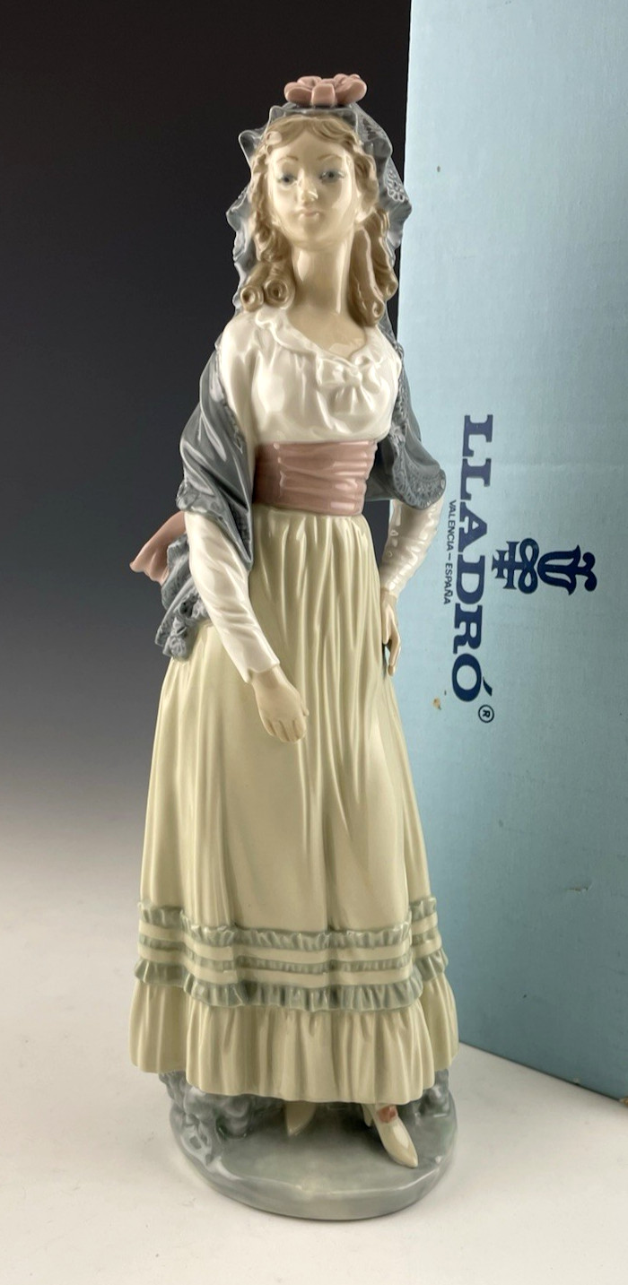 Lladro Figurine 12-1/4″ GOYA LADY OF RONDA ELEGANT SPAIN WOMAN #5125 Mint w/ Box