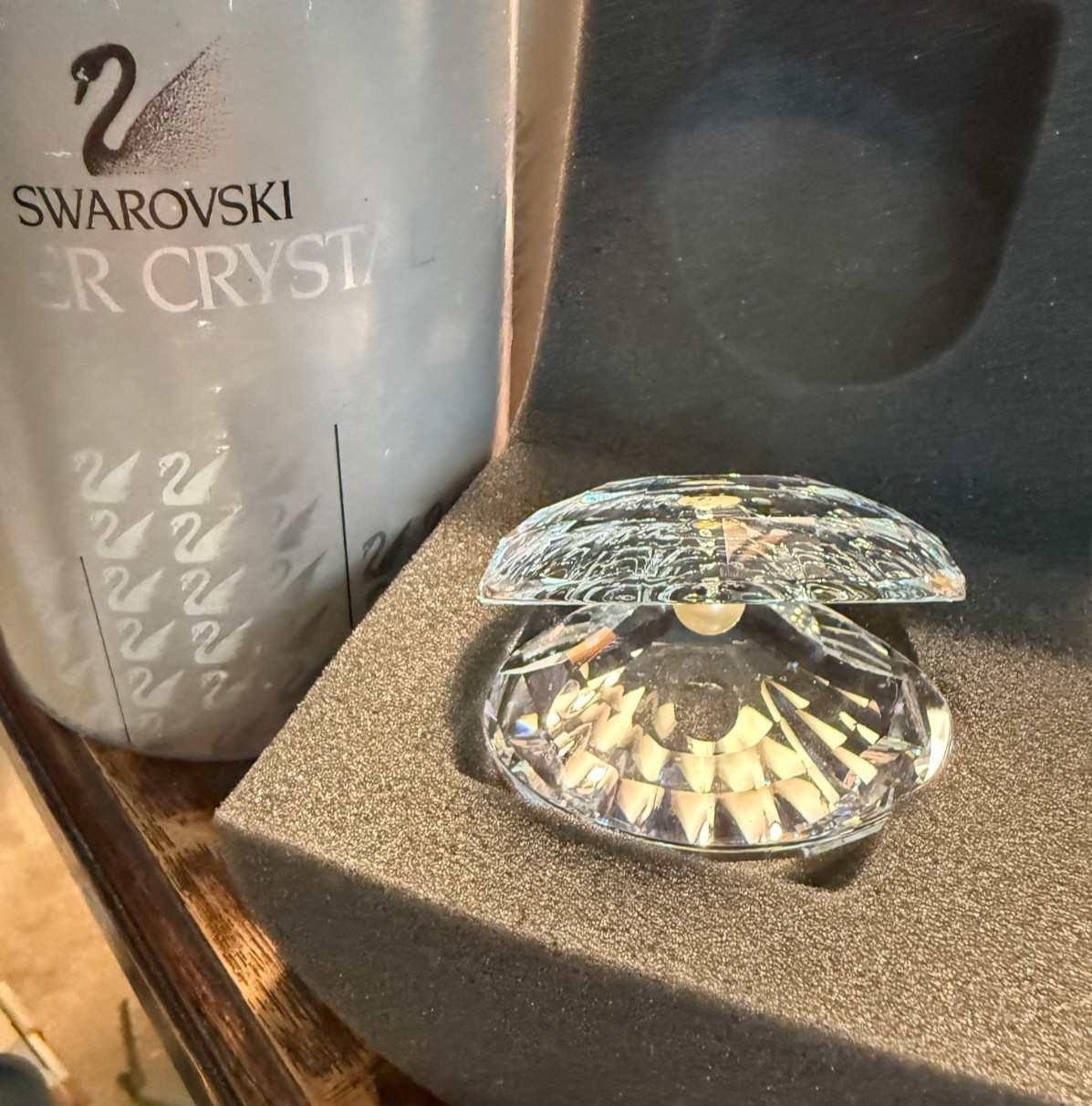 Swarovski Crystal Clam / Oyster with Pearl Designer Signed Michael Stamey MIB A+
