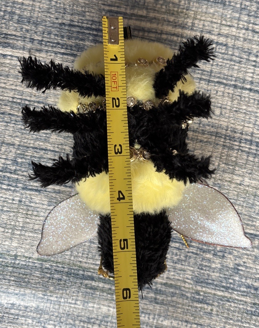 Mark Roberts Bumble Bee 51-23308 In Box W Gold Tone 13.5” Hanger
