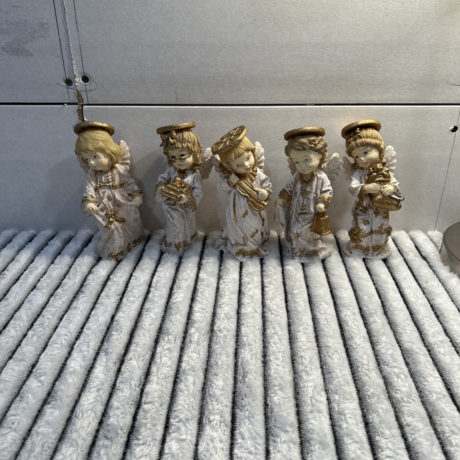 Vintage Lot of 5 Angels Gold & White Distressed Painted Figurine Cute 6”