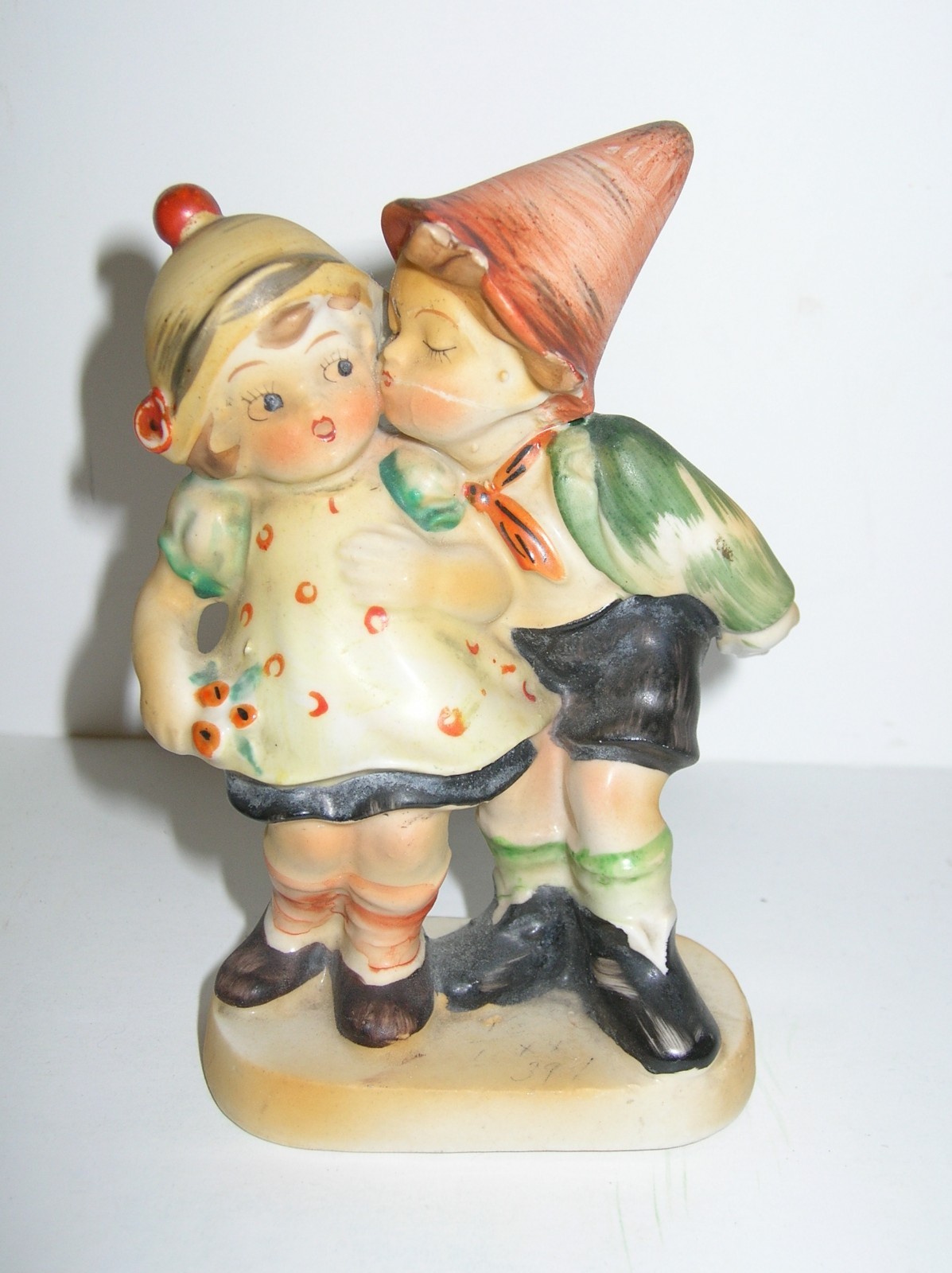 Vintage Hummel Style Porcelain Figurine 5.25″ Tall Boy Kissing Girl Japan