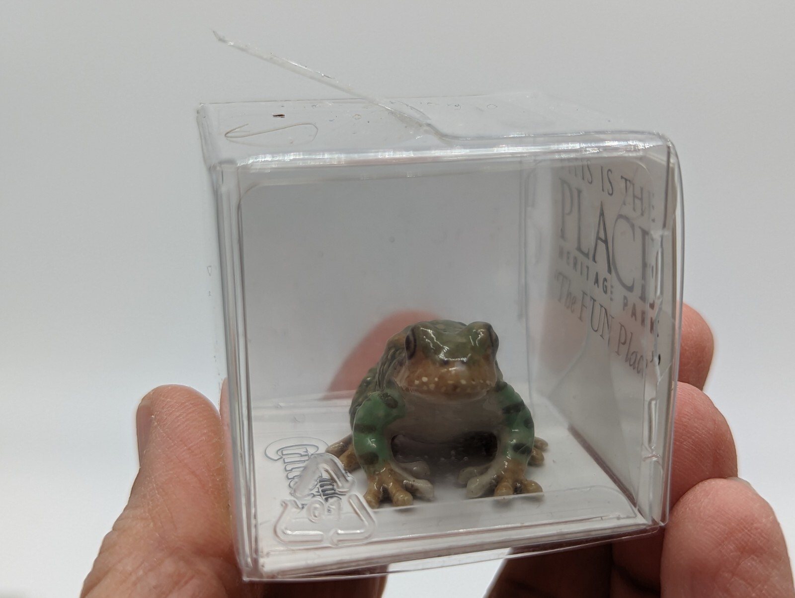 Lot /2 Little Critterz Red-Eyed & Leopard Frogs Hand-Painted Porcelain Mini Figs