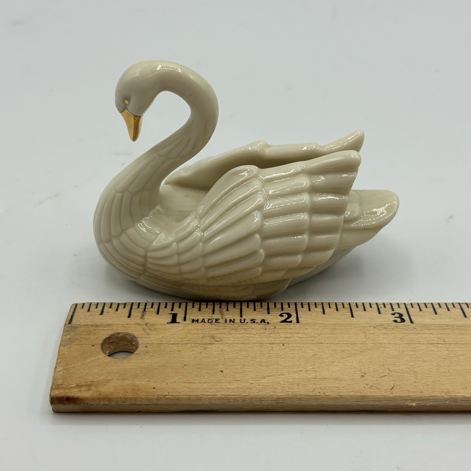VTG Lenox Swan Figurine Ivory Gold Accents Placecard Holder/Cake Topper 3 X 2″