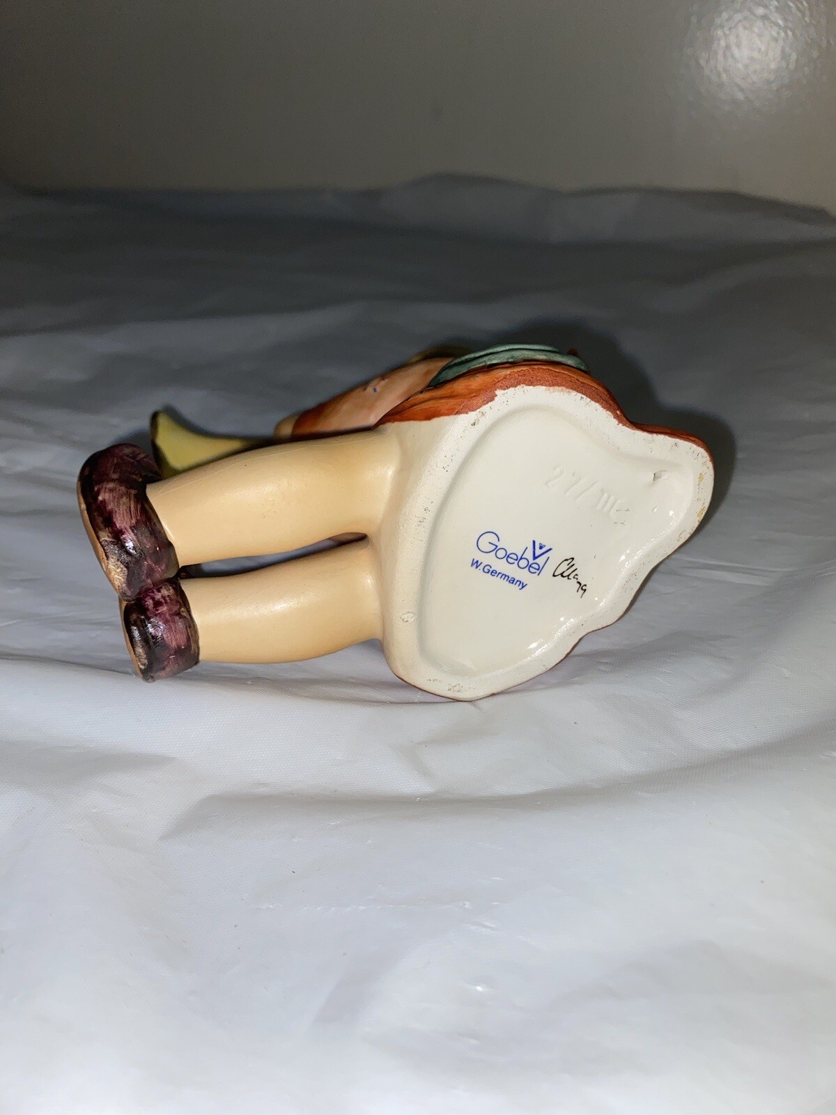 Vintage Goebel Hummel Joyous News #27/ Figurine Trumpet TMK-2 1950 – 1959 4.5″ H