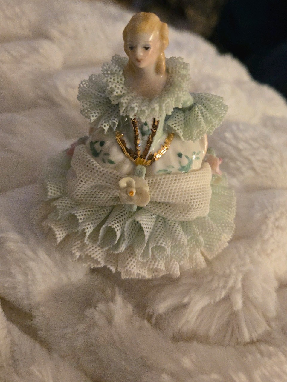 Vintage ~IRISH DRESDEN Alberta Rose Figurine Emerald Collection RARE
