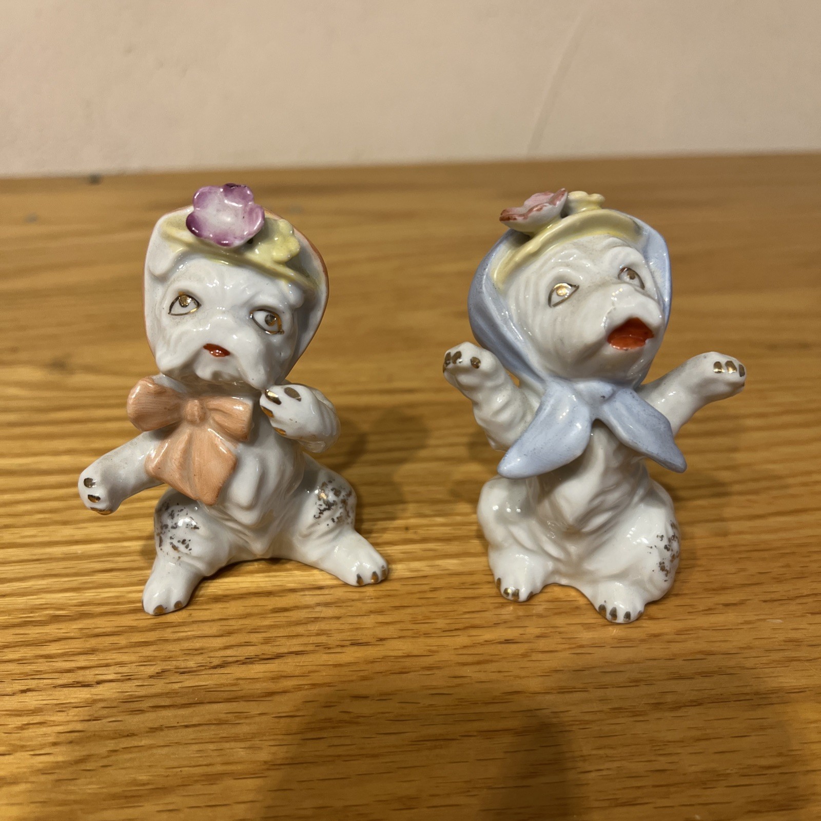 Vintage Anthropomorphic White Puppy Dogs In Floral Hats Set Of 2