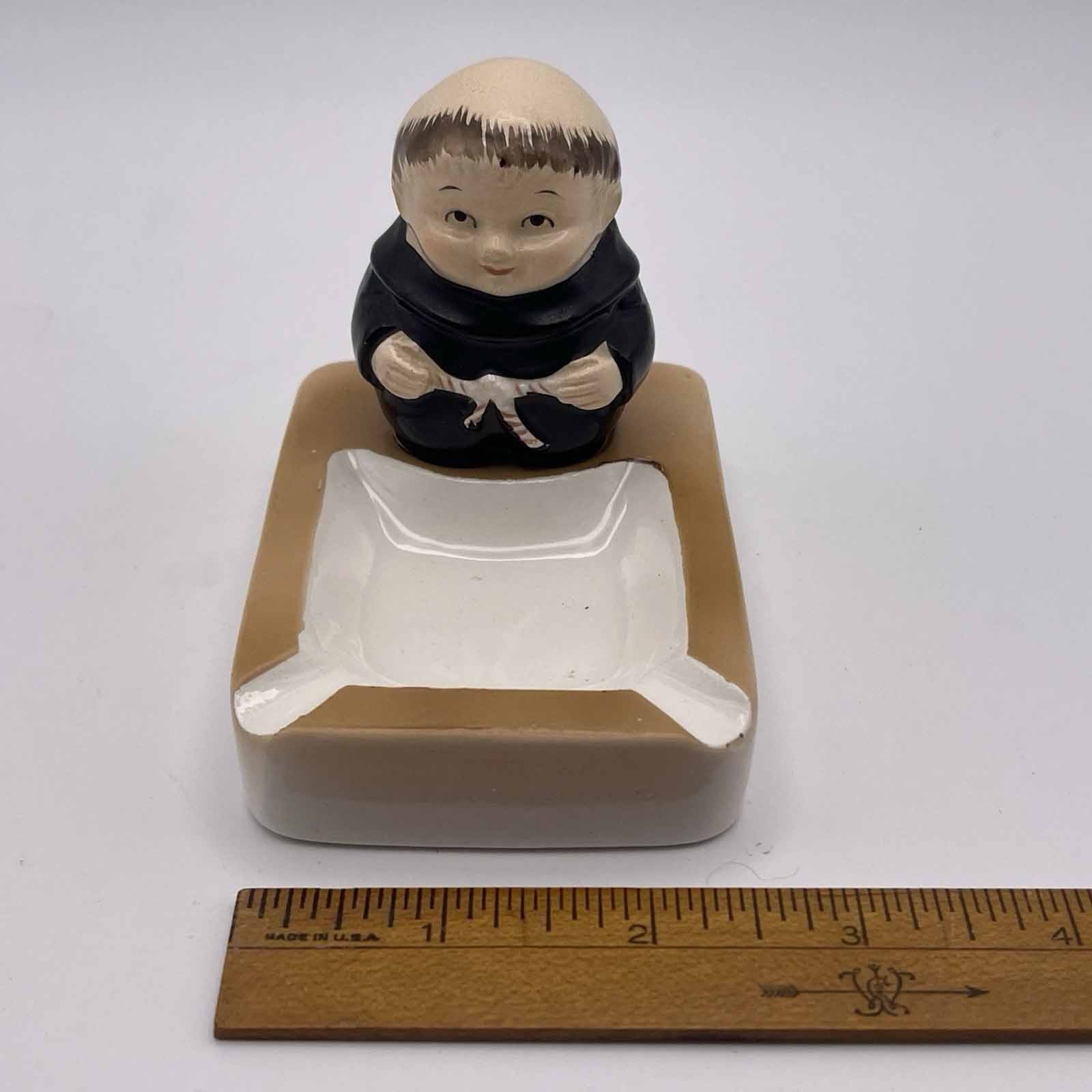 SANMYRO Japan Monk Friar Ceramic Ashtray Trinket Figurine 3″ tall FREE SHIPPING