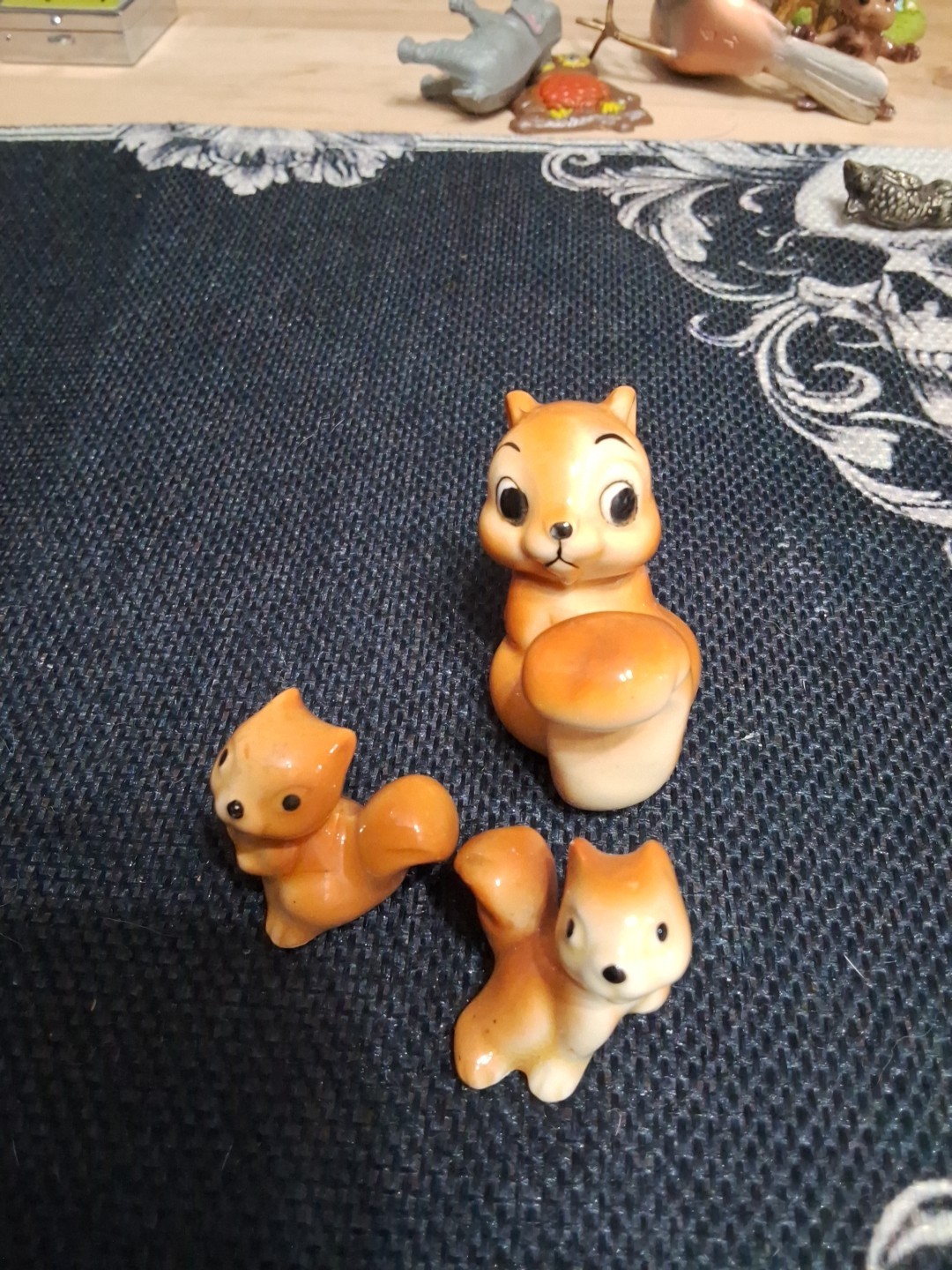 Ceramic/Porcelain Mommy Squirreln and Two Babies Figurine