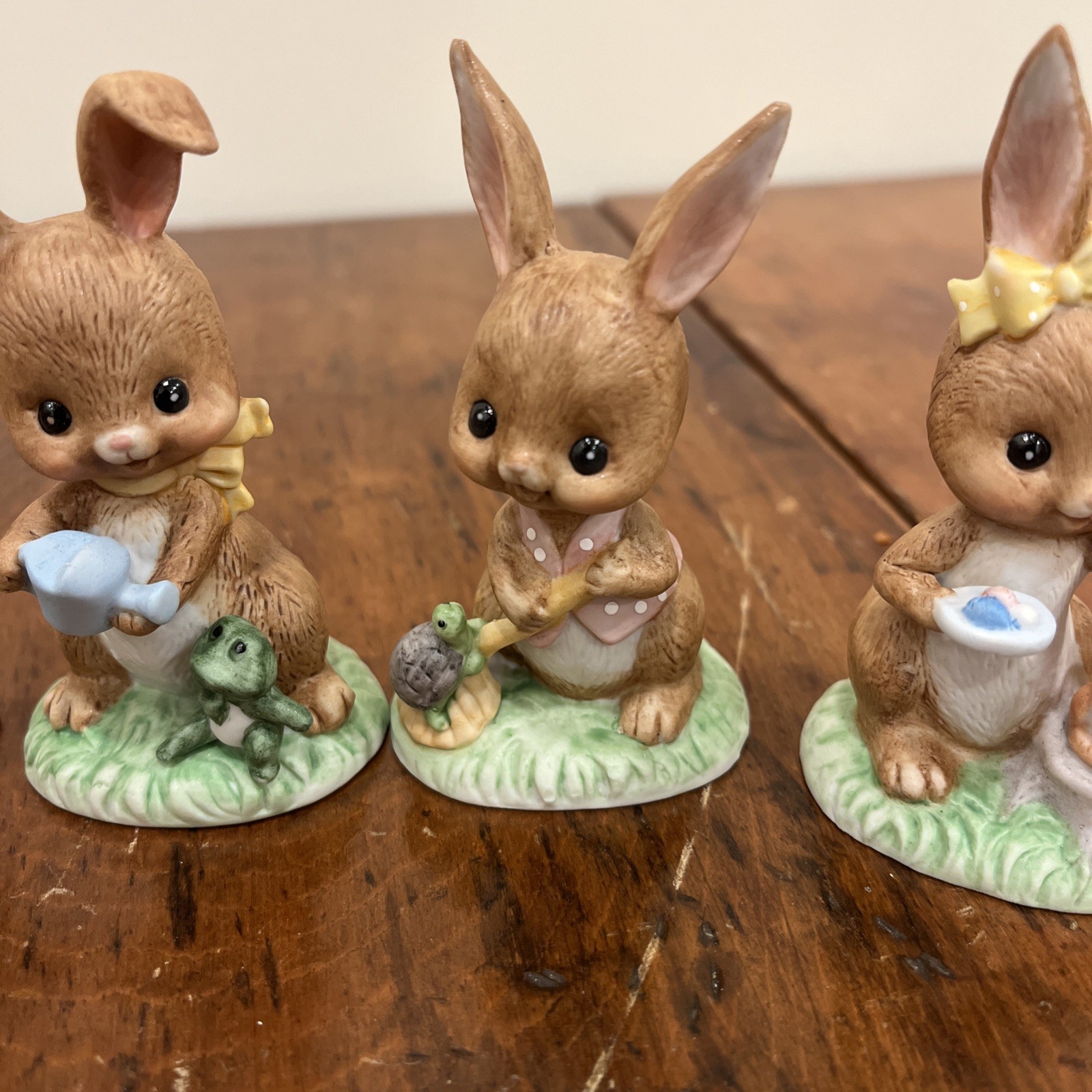 Vtg 6 1980’s Lefton Boy and Girl Bunnies Bunny Easter Eggs Figurines #05444