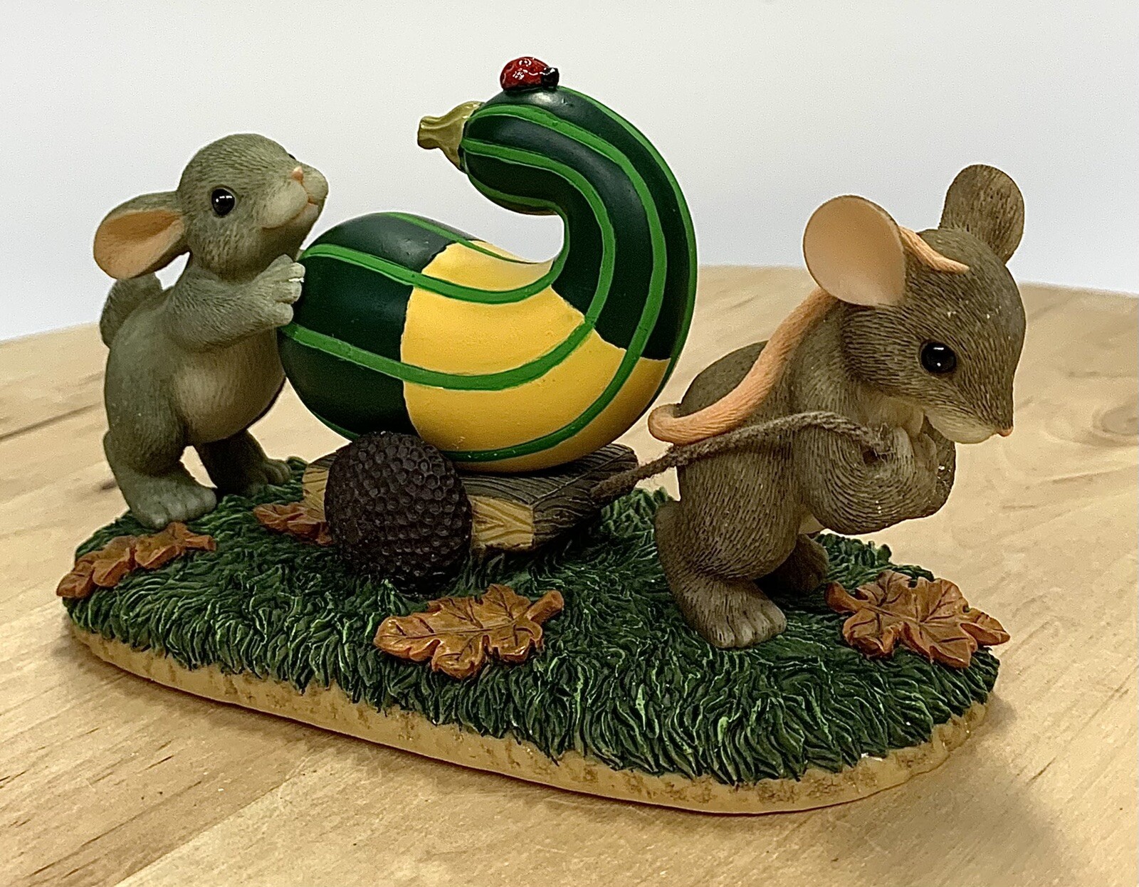 Charming Tails “Friends Are a Rich Harvest” 85/506 Fitz & Floyd 2002