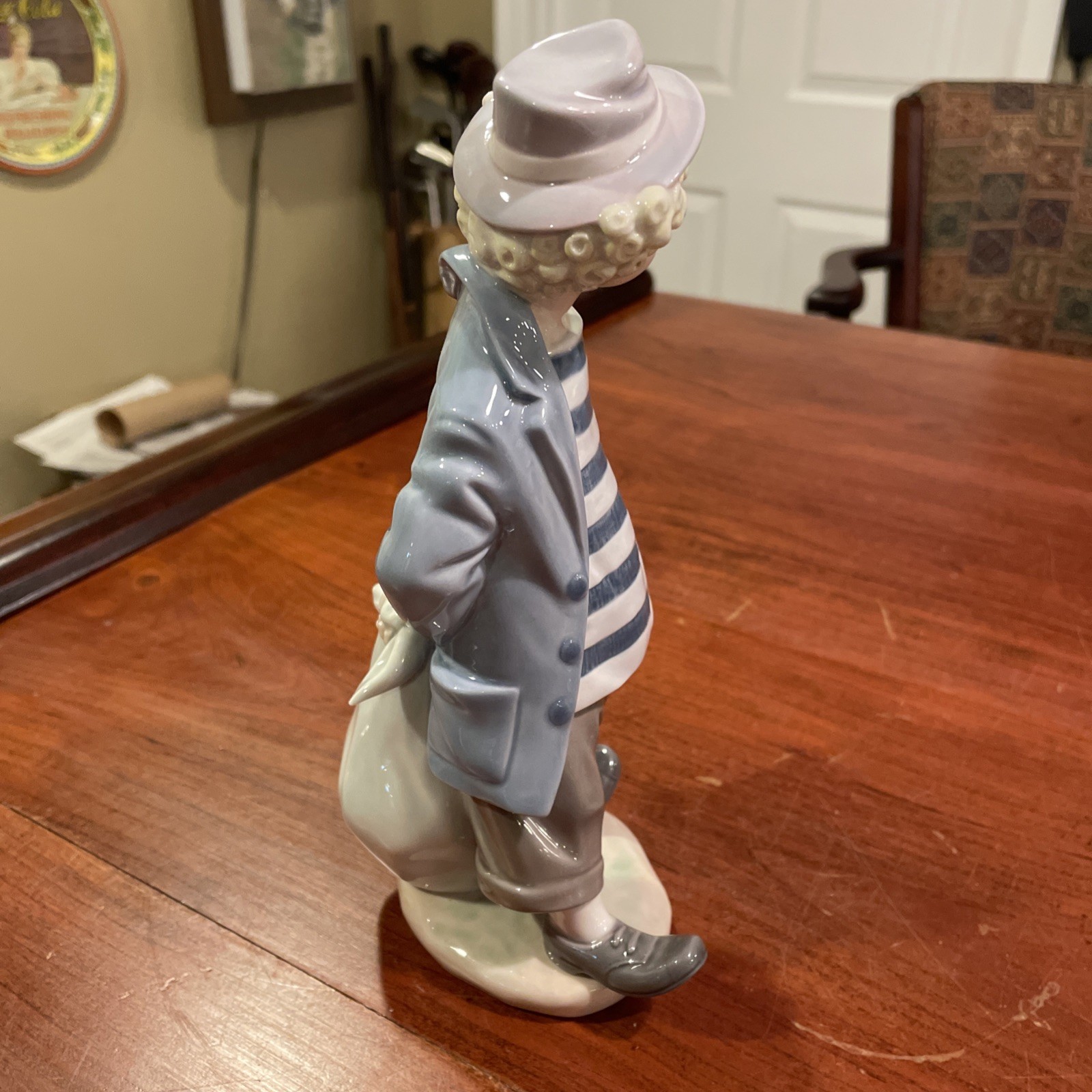 Vintage 1986 Lladro Little Traveler #7602 Contemplative Clown Retired