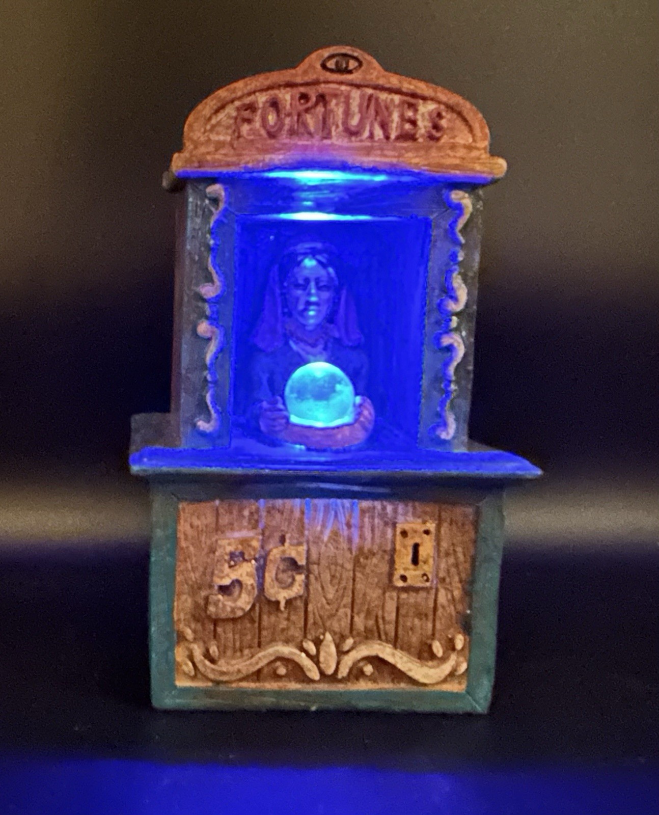 Lighted Fortune Teller Booth Figurine “FORTUNES” 5¢ Resin/Plastic 2007