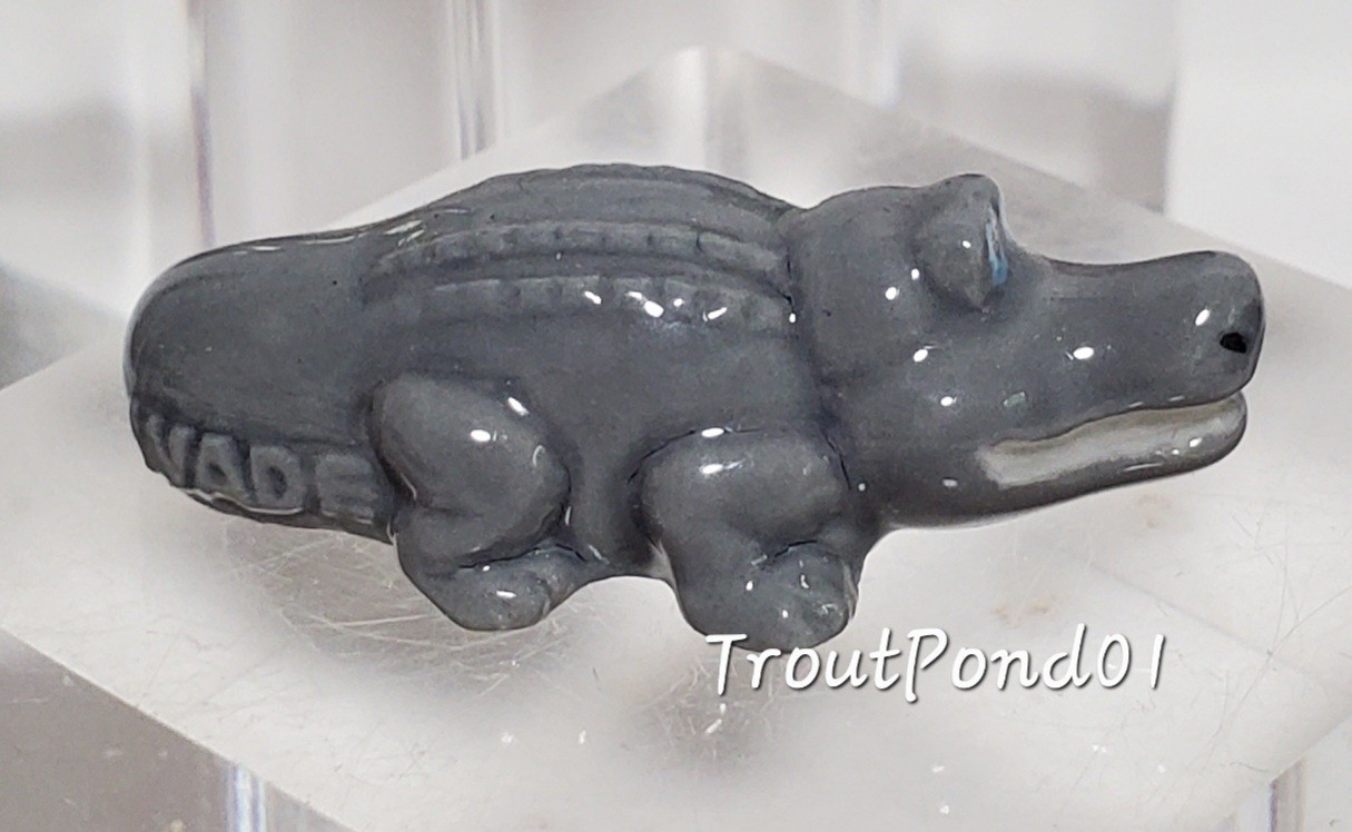 Wade Alligator Gray w/ Blue Eyes Porcelain Figurine Collector’s Club Ltd Ed /100