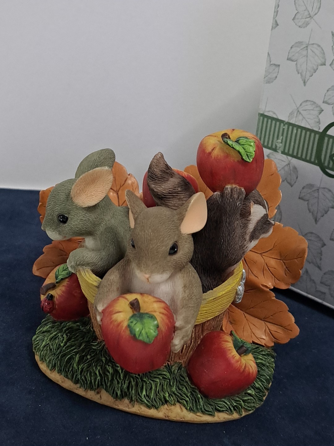 Charming Tails Figurine Mouse Bunny Rabbit Raccoon Apples 3.5″ Tall
