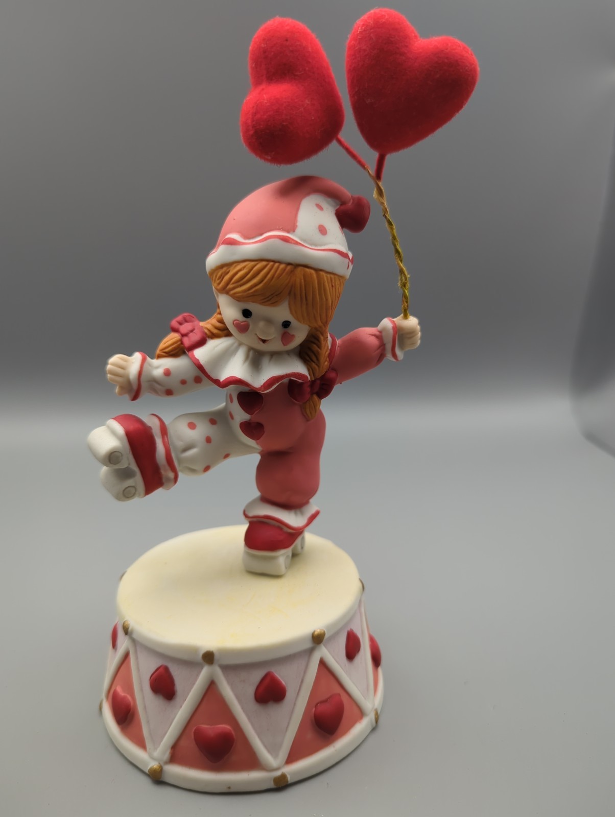 Vtg Enesco Clown Girl With Red Flocked Heart Balloon – Music Box – Figurine