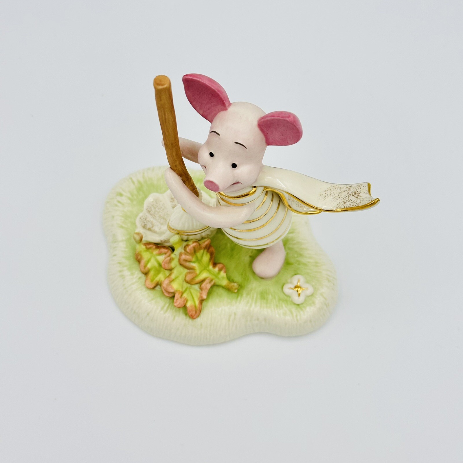 Lenox Walt Disney Showcase Piglet’s Clean Sweep Figurine Winnie The Pooh NEW COA