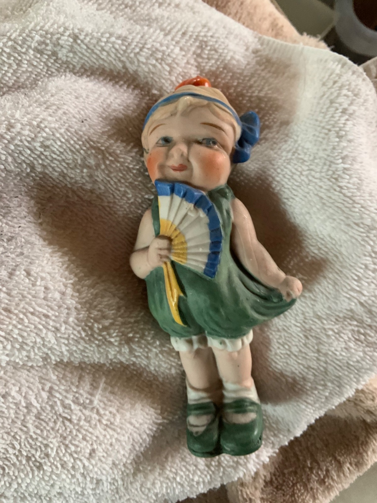 Kewpie doll/figurine-holdng fan-Made in Japan (plate not included)