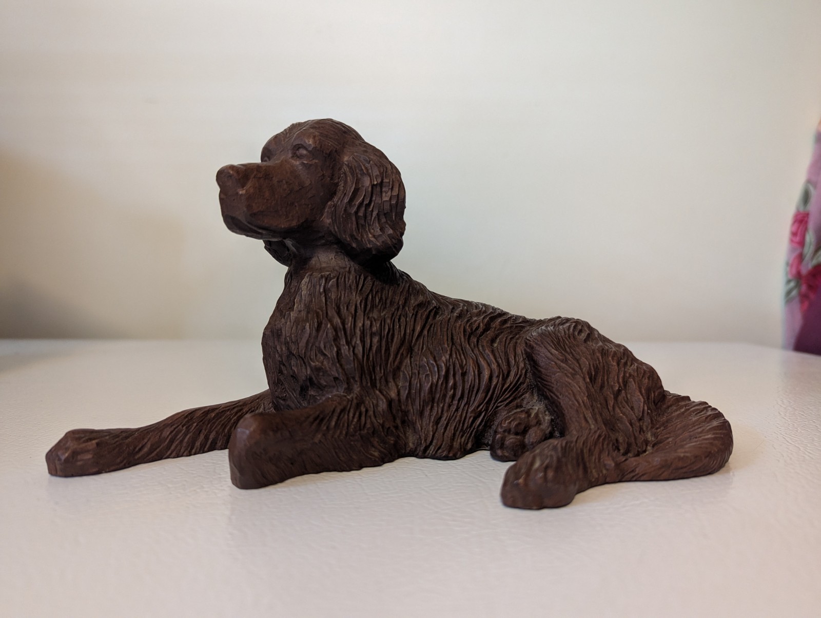 Vintage Red Mill Crushed Pecan Shells /Resin “Irish Setter” 9.50″Wx4.50″T Used