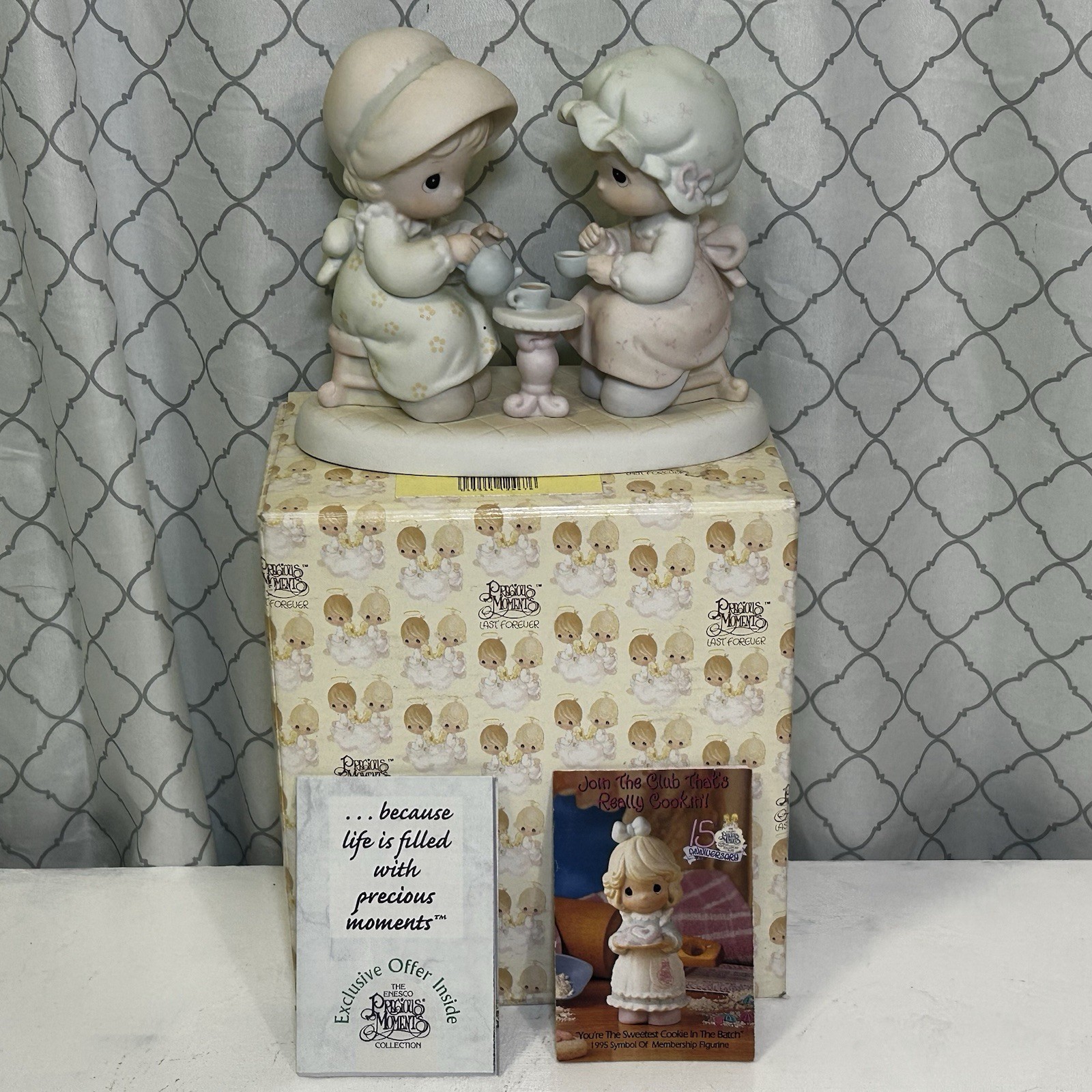 Precious Moments “Friendship Hits the Spot” Vintage 1988 Figurine #520748