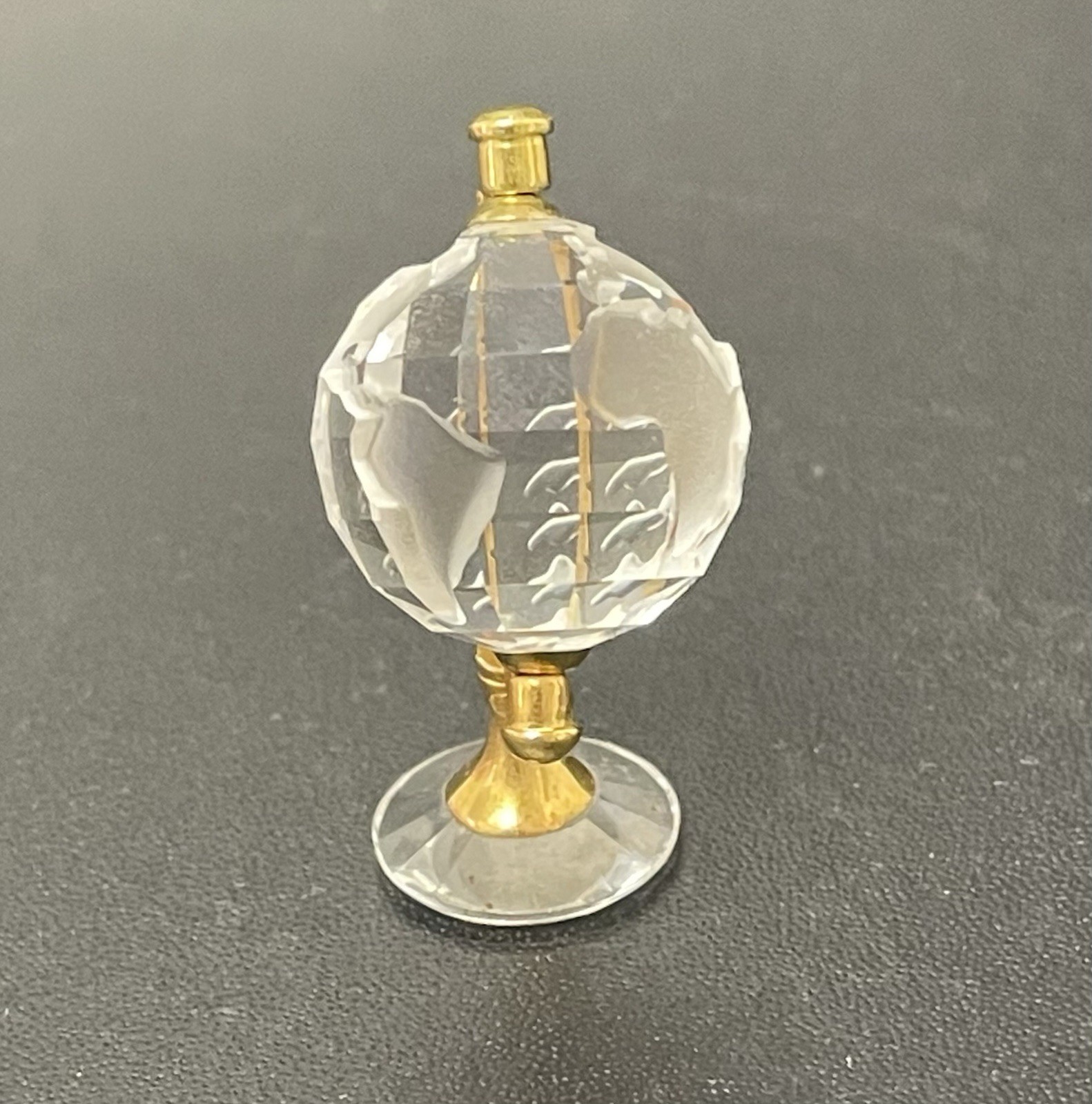 Swarovski Crystal Globe Figurine w/Detailed Countries & Continents-1 3/4”H x 1”W
