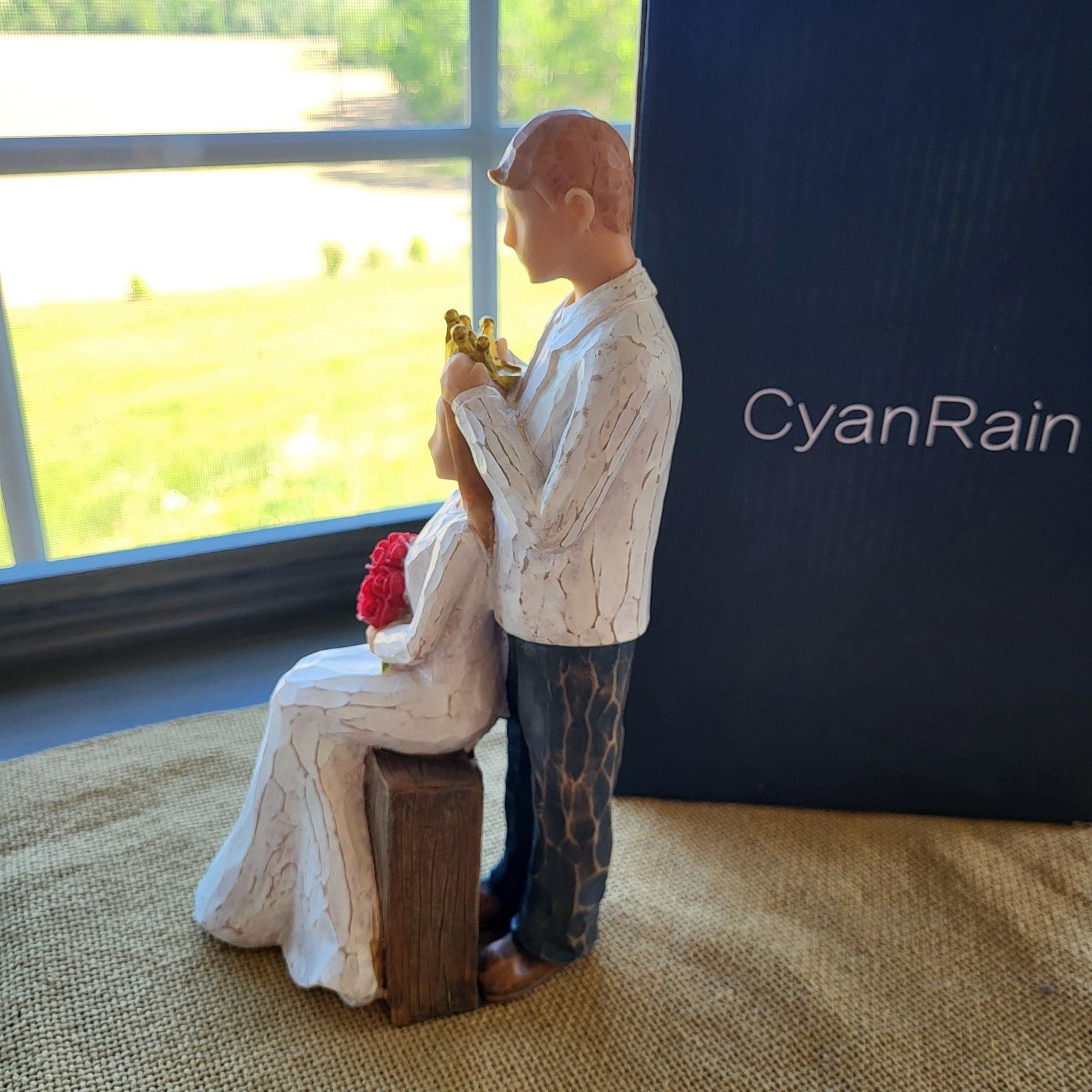 New in box CyanRain Hand-Painted Couple Figurine Husband Crowning Wife Wedding A