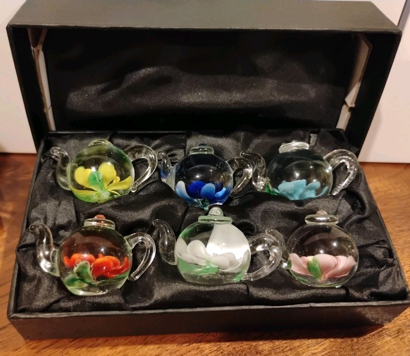 Mini Glass Teapots w Blue, Yellow, Green, White, Red and Pink(no handle) Flowers