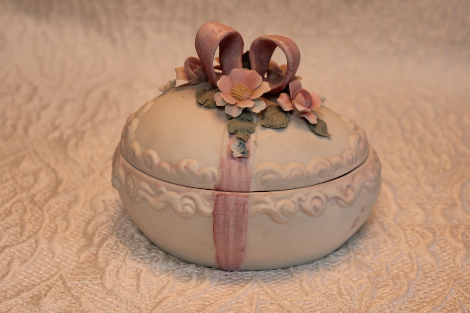 Lefton # 1691 Japan Geo. Z. Lefton Vintage Elegant Egg Dish