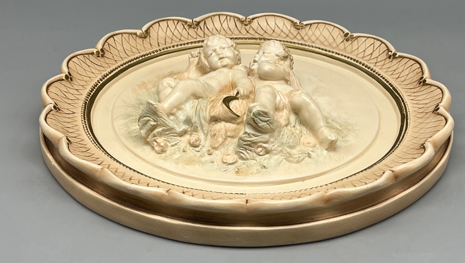 VTG Alexander Backer Chalkware Cherubs Raised Relief Scalloped Wall Plaque