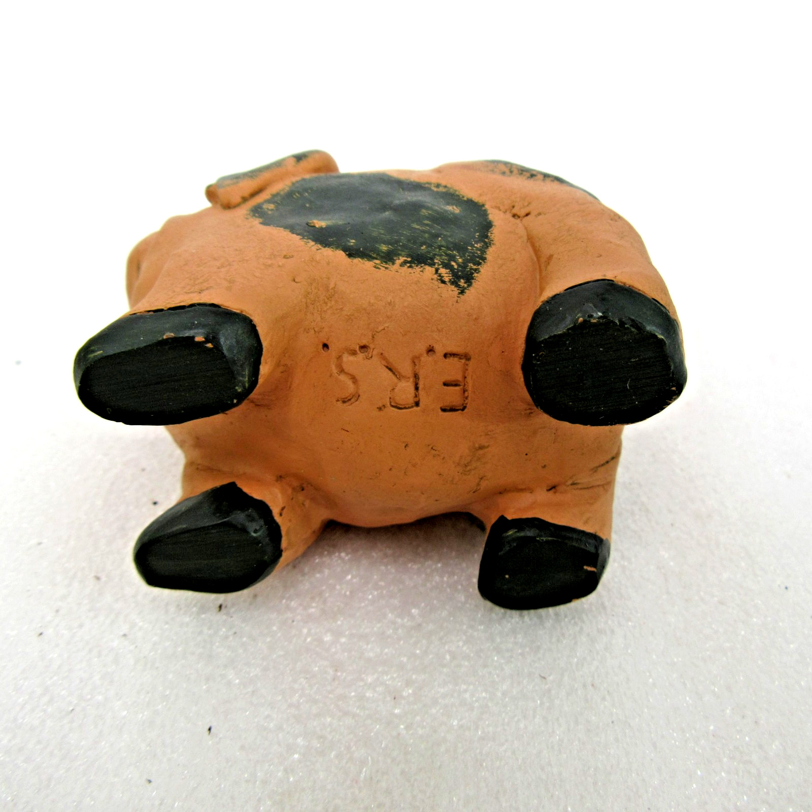 E. Smithson ERS spotted pig miniature figurine artist signed folk art clay-look