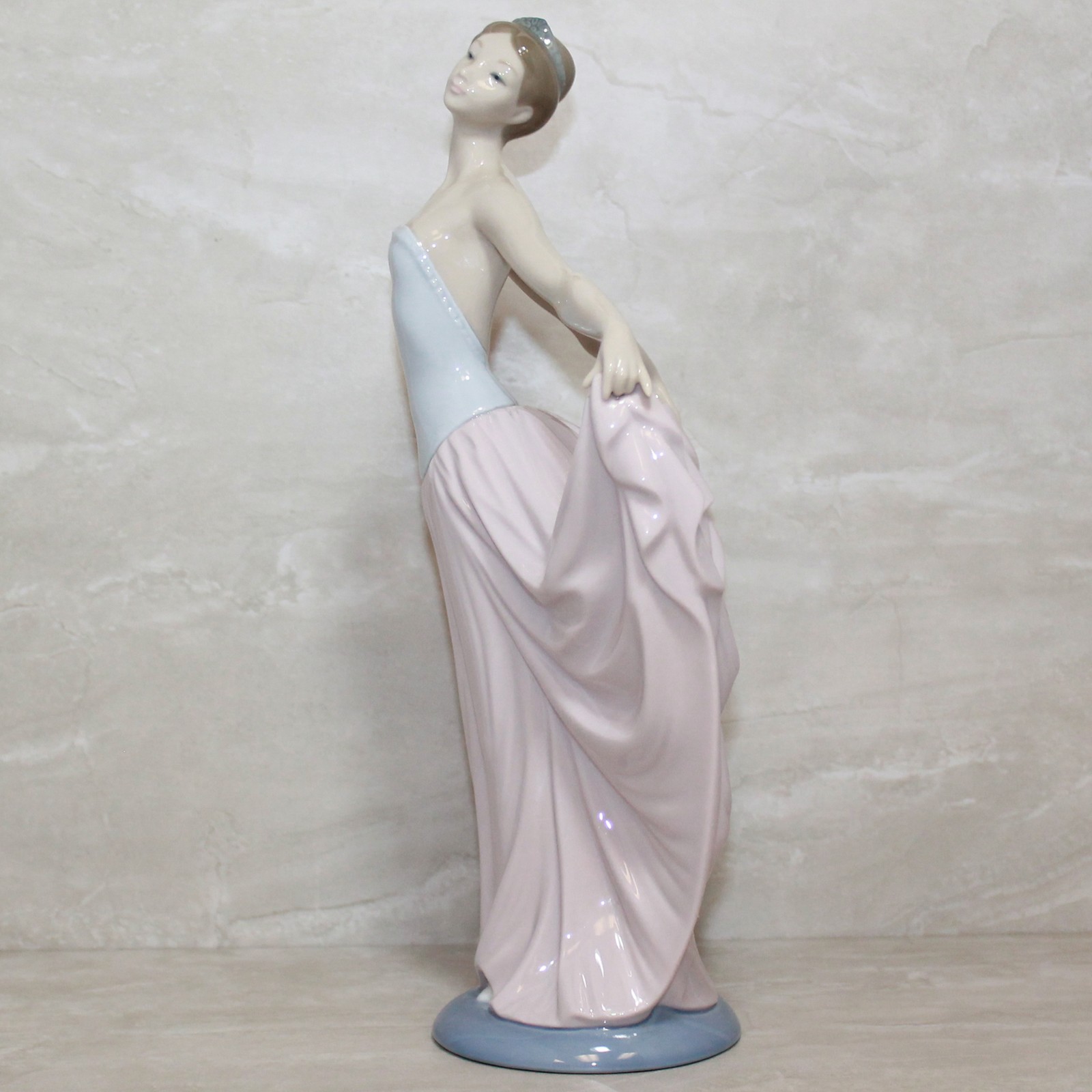 Lladro Figurine: 5050 Dancer, NIB