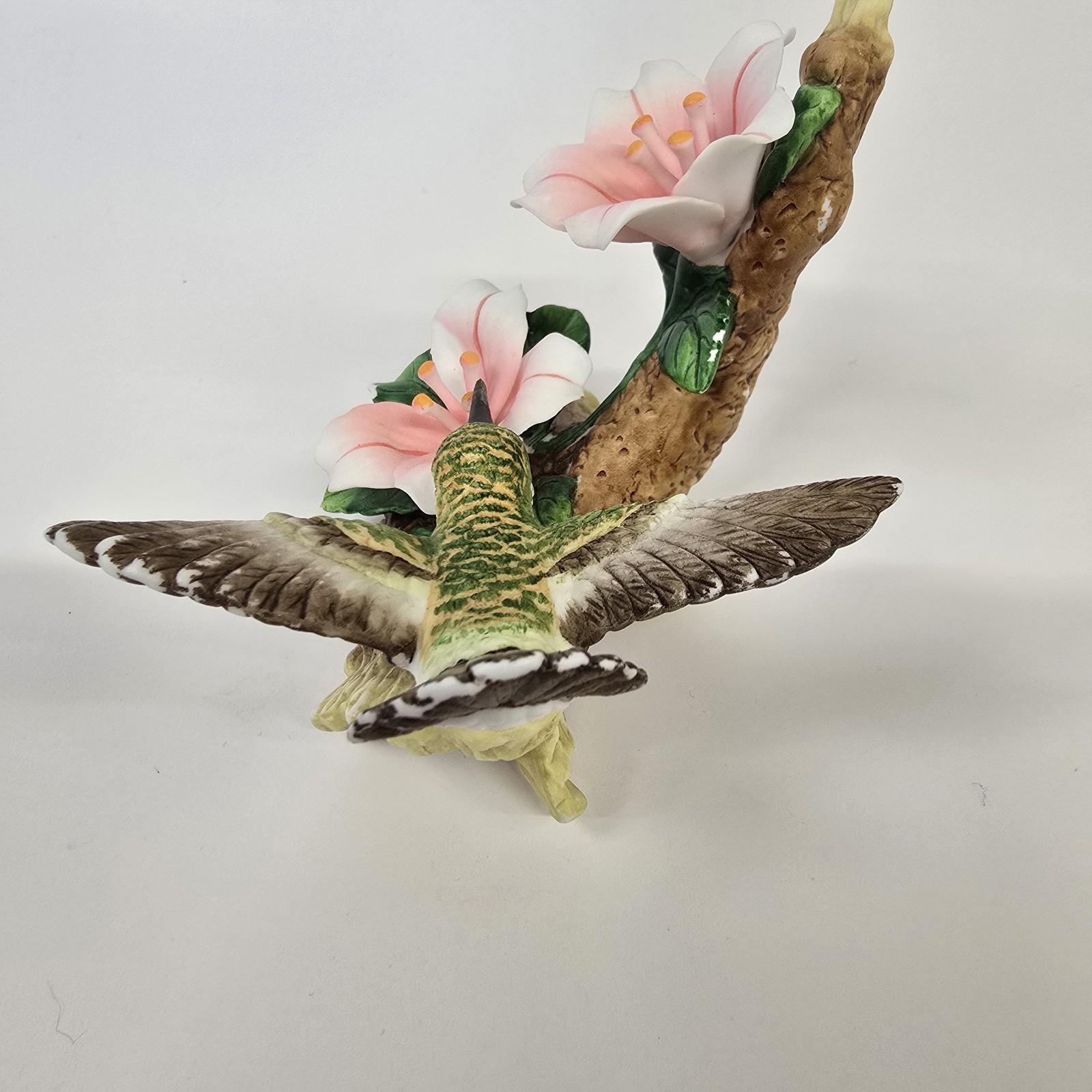 Vtg Hummingbird Figurine Porcelain Flora Avon Collectible 3″W x 4″L x 4″H