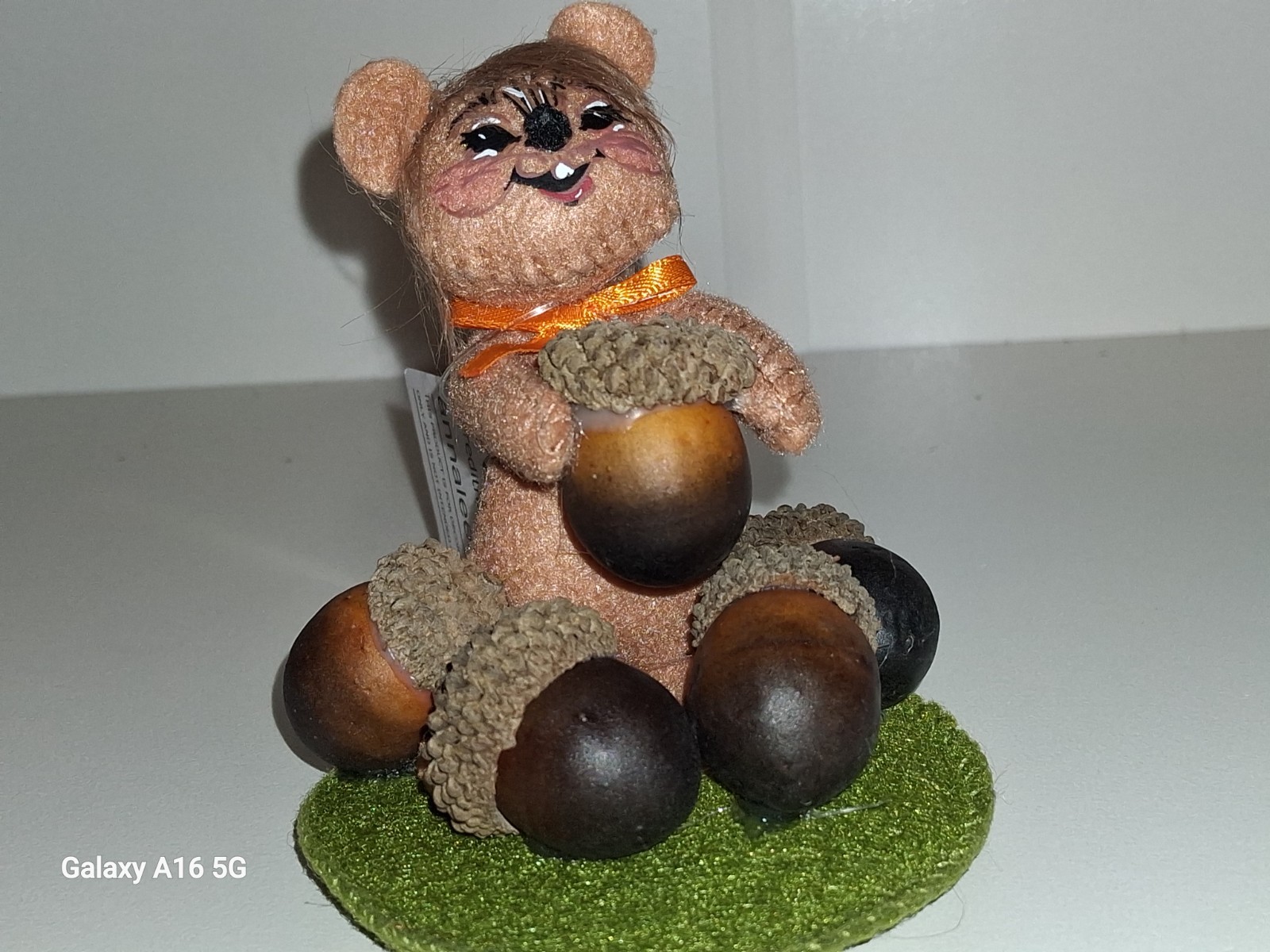 ANNALEE new Harvest Chippy artist display w/5 acorns. Earthtone shades. 3×3 2025