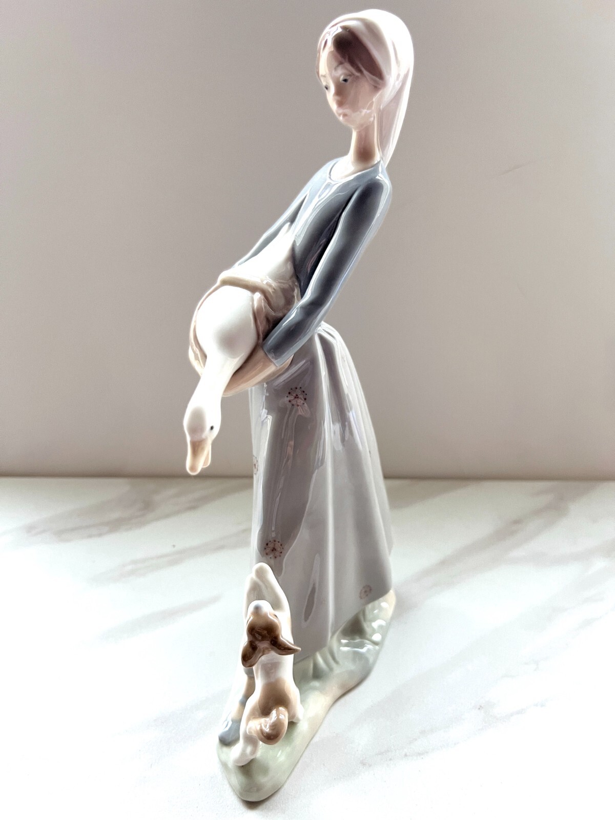 Vintage Woman with Duck and Dog #4866 Fulgencio Garcia Lladro Figurine Spain