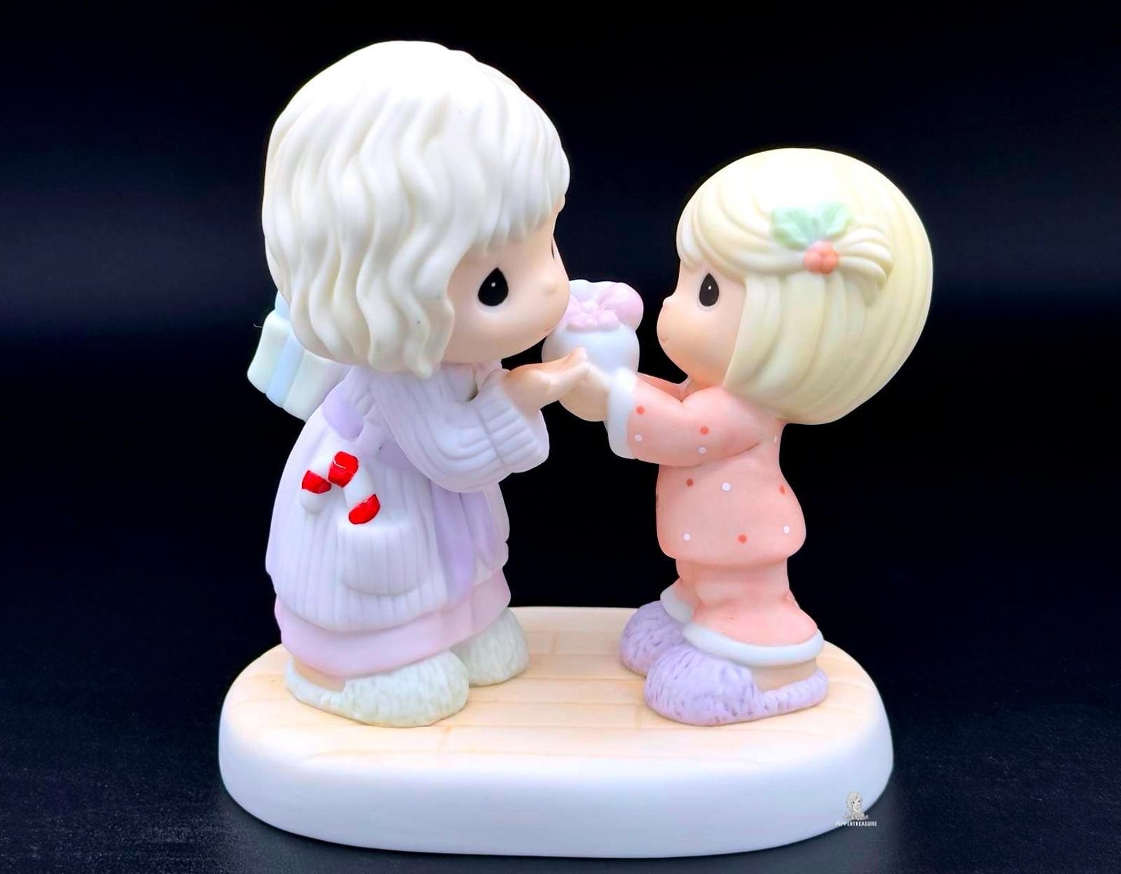 Precious Moments Mom & Daughter Pajamas Figurine With Curlers Christmas Present