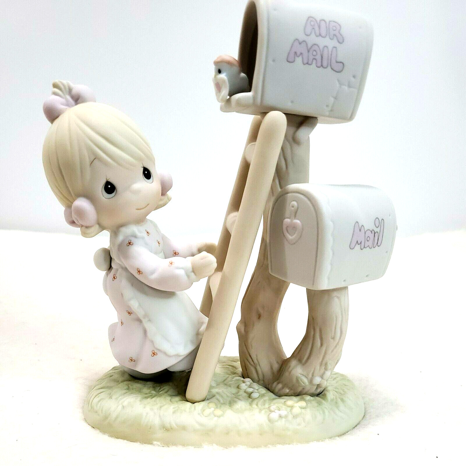 Precious Moments Figurine Good News Is So Uplifting Mailbox Porcelain 1991 Boxed